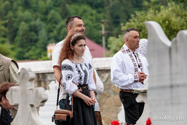 Rugăciune și bucurie – credincioși uniți sub ocrotirea Sfintei Olimpiada de la Fărcașa