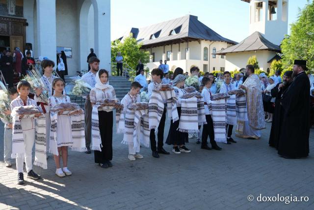 Slujba de întronizare a Înaltpreasfințitul Părinte Antonie în demnitatea de Arhiepiscop al Chișinăului, Mitropolit al Basarabiei și Exarh al Plaiurilor