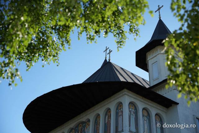 Slujba de întronizare a Înaltpreasfințitul Părinte Antonie în demnitatea de Arhiepiscop al Chișinăului, Mitropolit al Basarabiei și Exarh al Plaiurilor