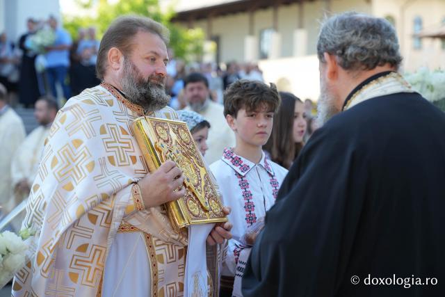 Slujba de întronizare a Înaltpreasfințitul Părinte Antonie în demnitatea de Arhiepiscop al Chișinăului, Mitropolit al Basarabiei și Exarh al Plaiurilor