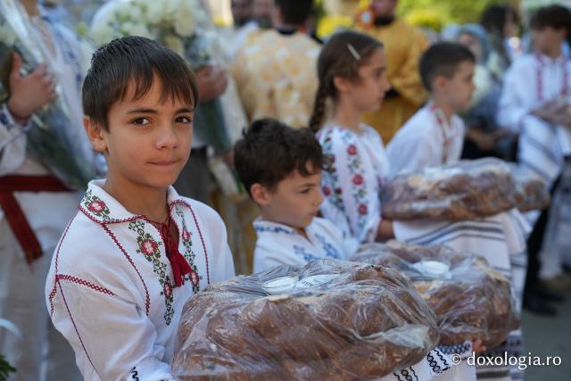 Slujba de întronizare a Înaltpreasfințitul Părinte Antonie în demnitatea de Arhiepiscop al Chișinăului, Mitropolit al Basarabiei și Exarh al Plaiurilor