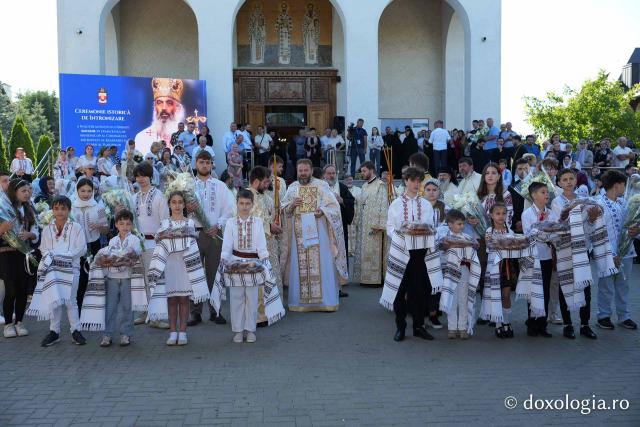 Slujba de întronizare a Înaltpreasfințitul Părinte Antonie în demnitatea de Arhiepiscop al Chișinăului, Mitropolit al Basarabiei și Exarh al Plaiurilor