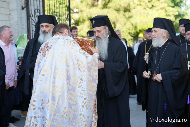 Slujba de întronizare a Înaltpreasfințitul Părinte Antonie în demnitatea de Arhiepiscop al Chișinăului, Mitropolit al Basarabiei și Exarh al Plaiurilor