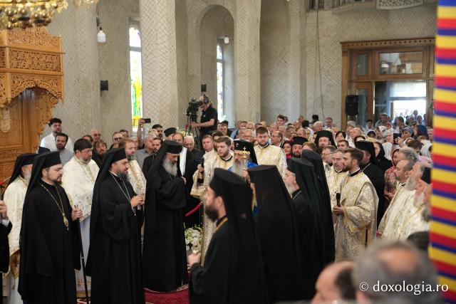 Slujba de întronizare a Înaltpreasfințitul Părinte Antonie în demnitatea de Arhiepiscop al Chișinăului, Mitropolit al Basarabiei și Exarh al Plaiurilor