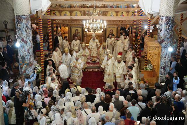 Slujba de întronizare a Înaltpreasfințitul Părinte Antonie în demnitatea de Arhiepiscop al Chișinăului, Mitropolit al Basarabiei și Exarh al Plaiurilor