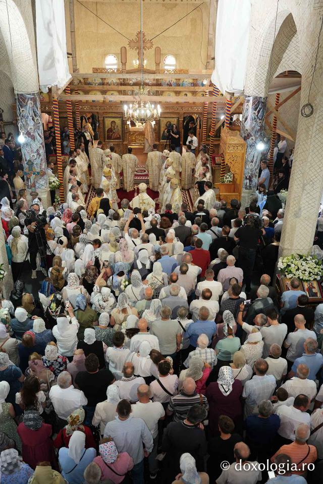 Slujba de întronizare a Înaltpreasfințitul Părinte Antonie în demnitatea de Arhiepiscop al Chișinăului, Mitropolit al Basarabiei și Exarh al Plaiurilor