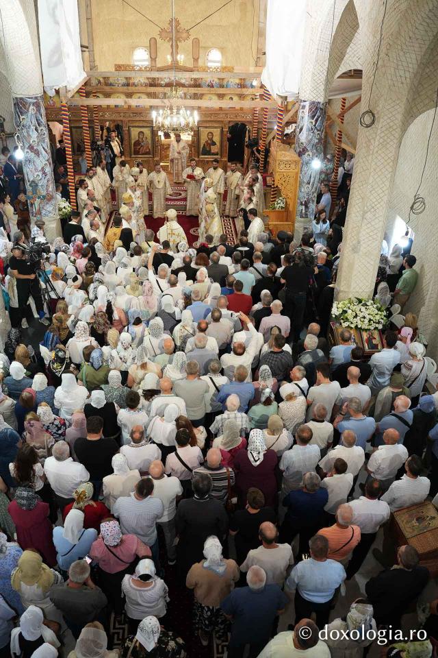 Slujba de întronizare a Înaltpreasfințitul Părinte Antonie în demnitatea de Arhiepiscop al Chișinăului, Mitropolit al Basarabiei și Exarh al Plaiurilor