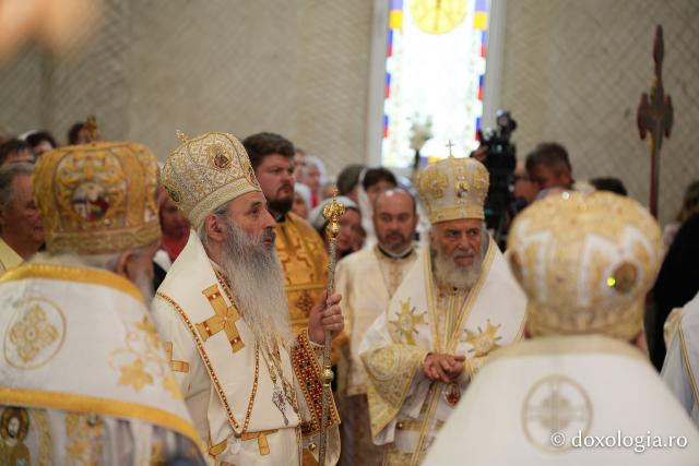 Slujba de întronizare a Înaltpreasfințitul Părinte Antonie în demnitatea de Arhiepiscop al Chișinăului, Mitropolit al Basarabiei și Exarh al Plaiurilor
