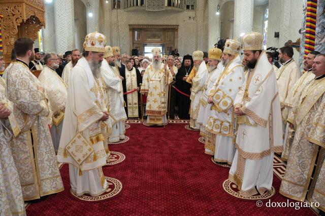 Slujba de întronizare a Înaltpreasfințitul Părinte Antonie în demnitatea de Arhiepiscop al Chișinăului, Mitropolit al Basarabiei și Exarh al Plaiurilor