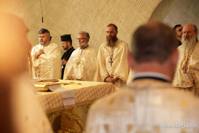 Slujba de întronizare a Înaltpreasfințitul Părinte Antonie în demnitatea de Arhiepiscop al Chișinăului, Mitropolit al Basarabiei și Exarh al Plaiurilor