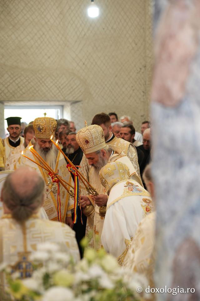 Slujba de întronizare a Înaltpreasfințitul Părinte Antonie în demnitatea de Arhiepiscop al Chișinăului, Mitropolit al Basarabiei și Exarh al Plaiurilor