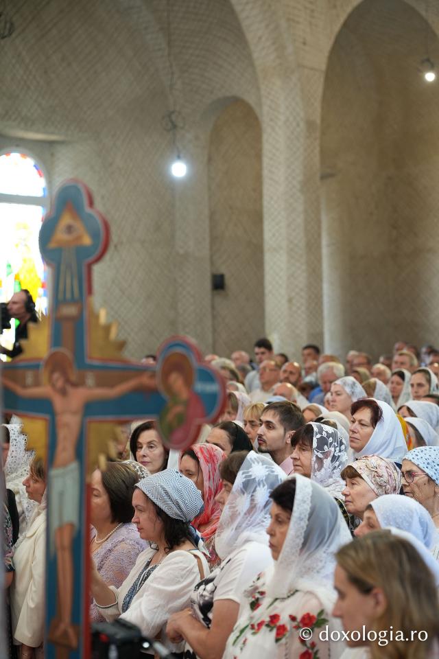 Slujba de întronizare a Înaltpreasfințitul Părinte Antonie în demnitatea de Arhiepiscop al Chișinăului, Mitropolit al Basarabiei și Exarh al Plaiurilor