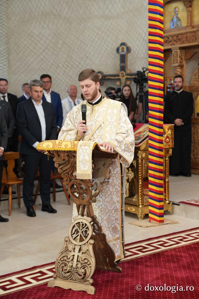 Slujba de întronizare a Înaltpreasfințitul Părinte Antonie în demnitatea de Arhiepiscop al Chișinăului, Mitropolit al Basarabiei și Exarh al Plaiurilor