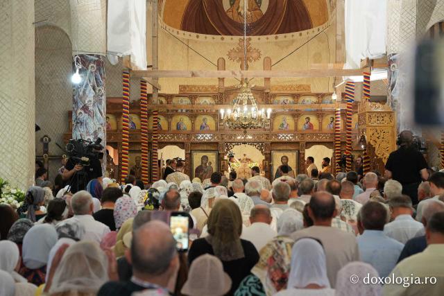 Slujba de întronizare a Înaltpreasfințitul Părinte Antonie în demnitatea de Arhiepiscop al Chișinăului, Mitropolit al Basarabiei și Exarh al Plaiurilor
