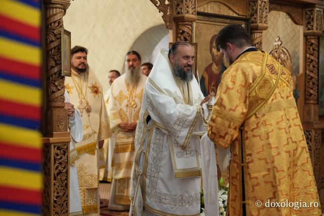 Slujba de întronizare a Înaltpreasfințitul Părinte Antonie în demnitatea de Arhiepiscop al Chișinăului, Mitropolit al Basarabiei și Exarh al Plaiurilor