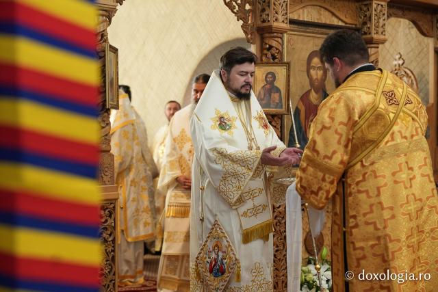 Slujba de întronizare a Înaltpreasfințitul Părinte Antonie în demnitatea de Arhiepiscop al Chișinăului, Mitropolit al Basarabiei și Exarh al Plaiurilor