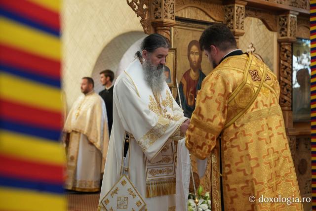 Slujba de întronizare a Înaltpreasfințitul Părinte Antonie în demnitatea de Arhiepiscop al Chișinăului, Mitropolit al Basarabiei și Exarh al Plaiurilor