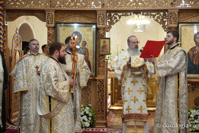 Slujba de întronizare a Înaltpreasfințitul Părinte Antonie în demnitatea de Arhiepiscop al Chișinăului, Mitropolit al Basarabiei și Exarh al Plaiurilor