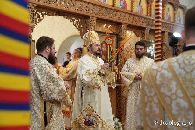 Slujba de întronizare a Înaltpreasfințitul Părinte Antonie în demnitatea de Arhiepiscop al Chișinăului, Mitropolit al Basarabiei și Exarh al Plaiurilor