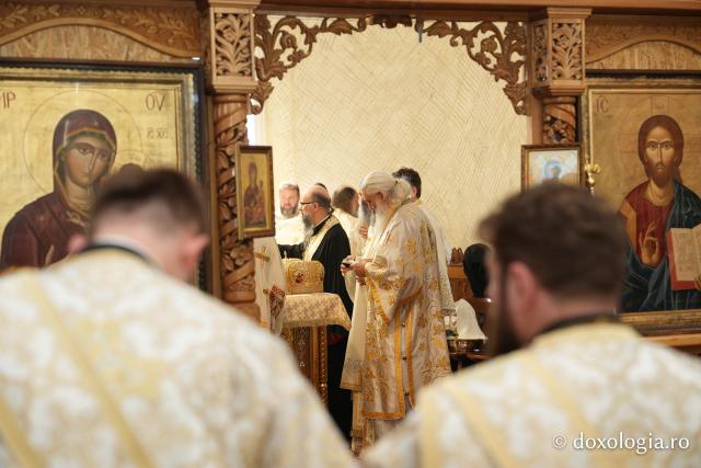 Slujba de întronizare a Înaltpreasfințitul Părinte Antonie în demnitatea de Arhiepiscop al Chișinăului, Mitropolit al Basarabiei și Exarh al Plaiurilor