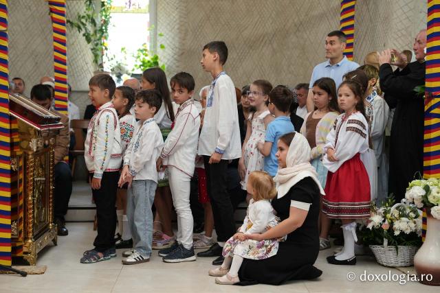 Slujba de întronizare a Înaltpreasfințitul Părinte Antonie în demnitatea de Arhiepiscop al Chișinăului, Mitropolit al Basarabiei și Exarh al Plaiurilor