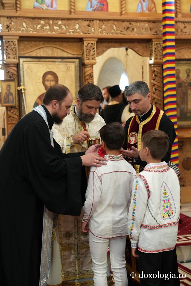Slujba de întronizare a Înaltpreasfințitul Părinte Antonie în demnitatea de Arhiepiscop al Chișinăului, Mitropolit al Basarabiei și Exarh al Plaiurilor