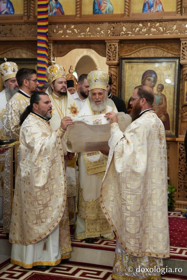 Slujba de întronizare a Înaltpreasfințitul Părinte Antonie în demnitatea de Arhiepiscop al Chișinăului, Mitropolit al Basarabiei și Exarh al Plaiurilor