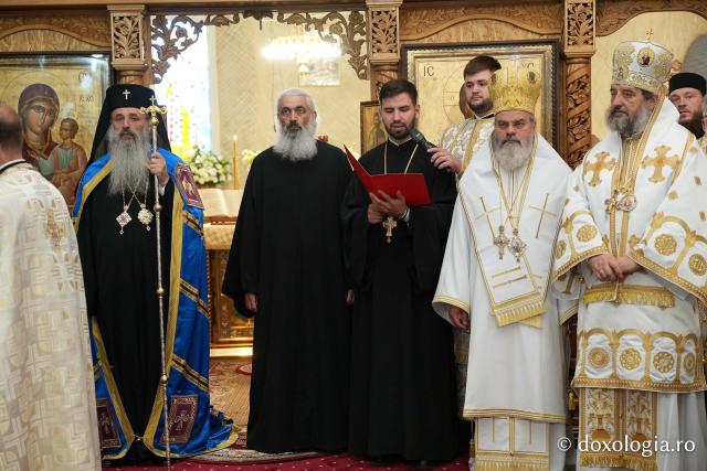 Slujba de întronizare a Înaltpreasfințitul Părinte Antonie în demnitatea de Arhiepiscop al Chișinăului, Mitropolit al Basarabiei și Exarh al Plaiurilor