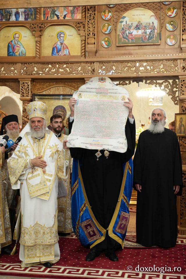 Slujba de întronizare a Înaltpreasfințitul Părinte Antonie în demnitatea de Arhiepiscop al Chișinăului, Mitropolit al Basarabiei și Exarh al Plaiurilor