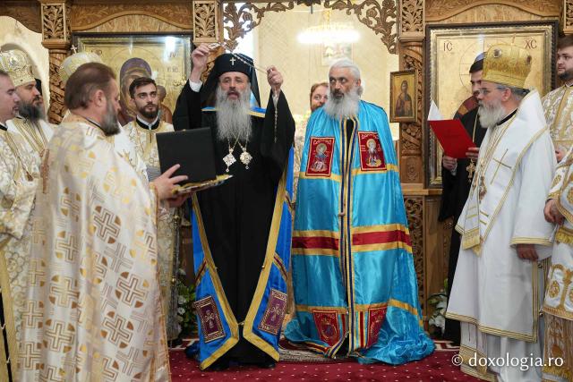 Slujba de întronizare a Înaltpreasfințitul Părinte Antonie în demnitatea de Arhiepiscop al Chișinăului, Mitropolit al Basarabiei și Exarh al Plaiurilor