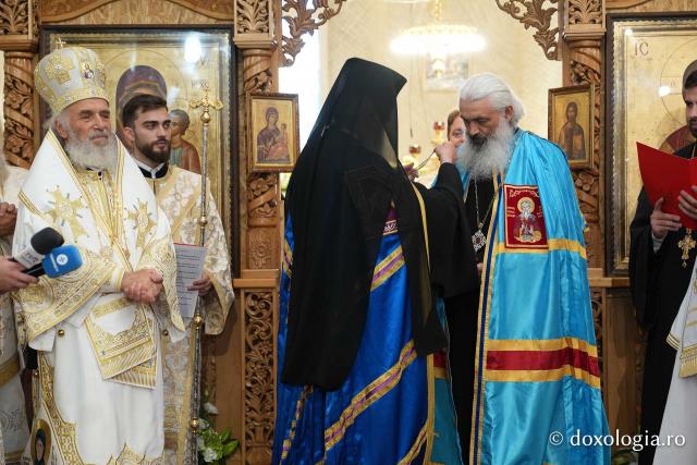 Slujba de întronizare a Înaltpreasfințitul Părinte Antonie în demnitatea de Arhiepiscop al Chișinăului, Mitropolit al Basarabiei și Exarh al Plaiurilor
