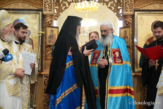 Slujba de întronizare a Înaltpreasfințitul Părinte Antonie în demnitatea de Arhiepiscop al Chișinăului, Mitropolit al Basarabiei și Exarh al Plaiurilor