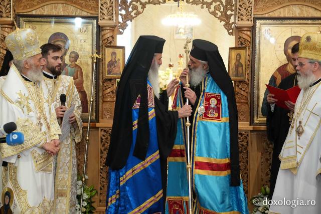 Slujba de întronizare a Înaltpreasfințitul Părinte Antonie în demnitatea de Arhiepiscop al Chișinăului, Mitropolit al Basarabiei și Exarh al Plaiurilor