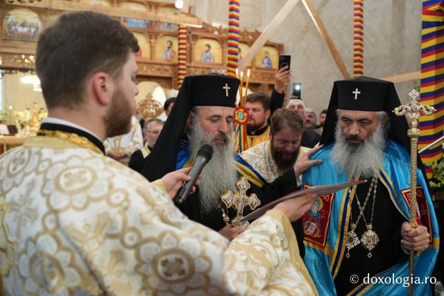 Slujba de întronizare a Înaltpreasfințitul Părinte Antonie în demnitatea de Arhiepiscop al Chișinăului, Mitropolit al Basarabiei și Exarh al Plaiurilor