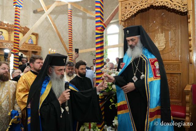 Slujba de întronizare a Înaltpreasfințitul Părinte Antonie în demnitatea de Arhiepiscop al Chișinăului, Mitropolit al Basarabiei și Exarh al Plaiurilor