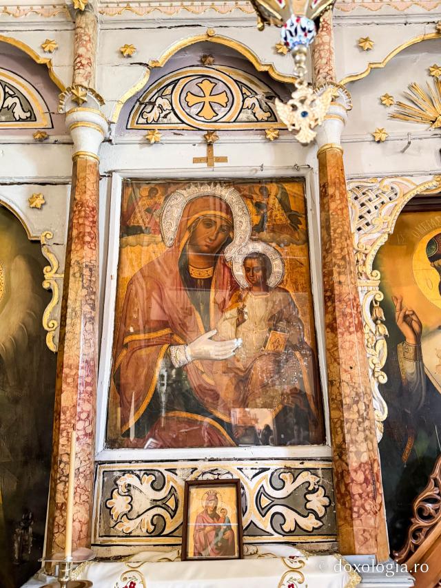 Maica Domnului - Mănăstirea „Sfânta Matrona” din Chios