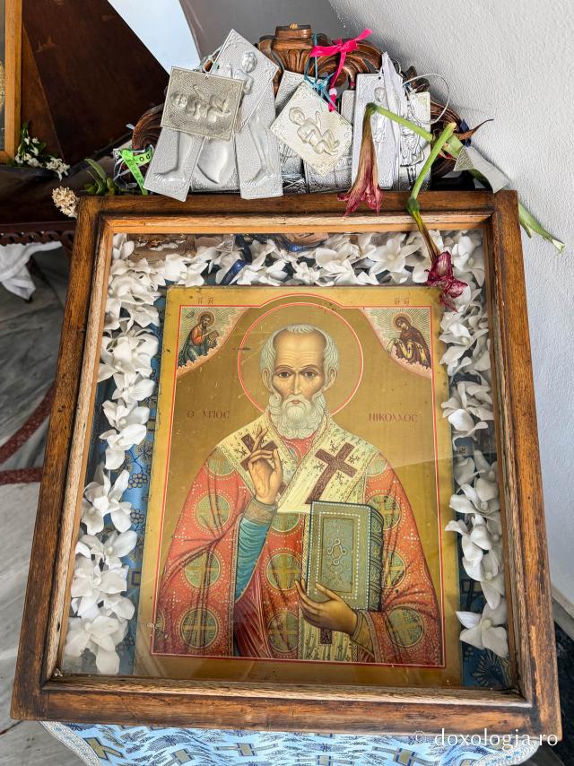 Biserica „Sfântul Ierarh Nicolae” din portul Insulei Eghina / Foto: Magda Buftea