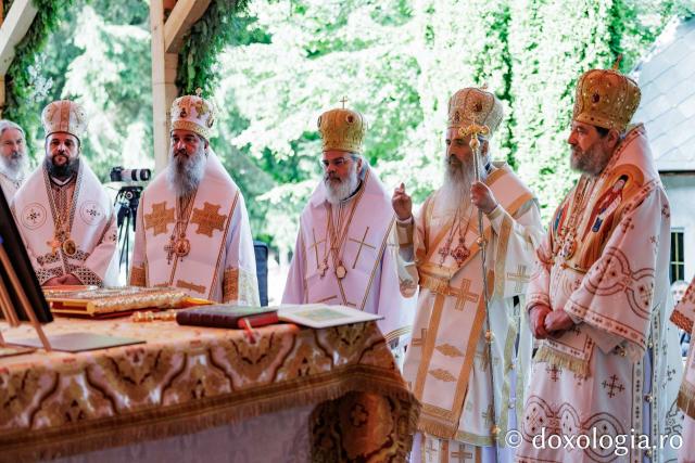Sfânta Liturghie cu ocazia proclamării locale a canonizării Sfintei Olimpiada din Fărcașa