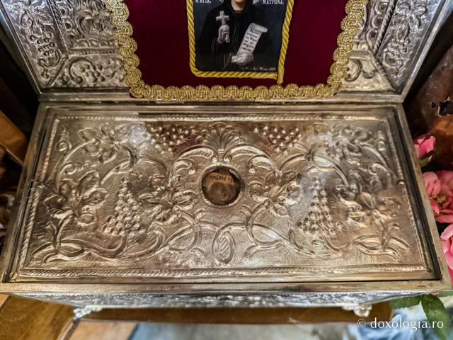 Închinare la moaștele Sfintei Cuvioase Matrona din Chios