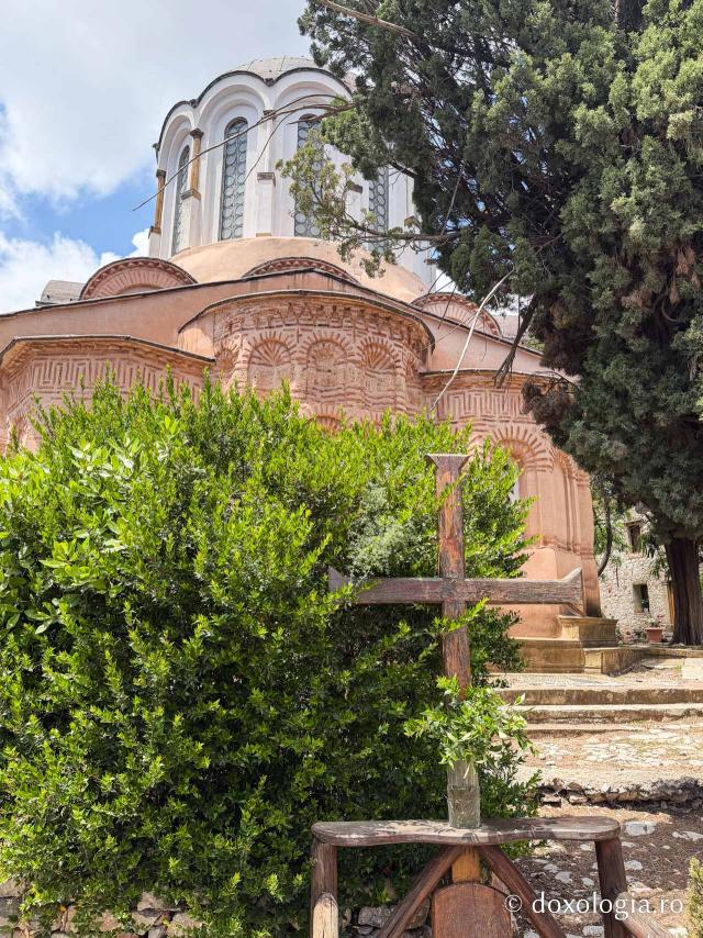 Mormântul Maicii Starețe Mariam de la Mănăstirea Nea Moni din Chios