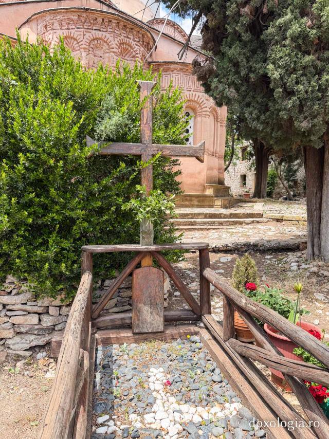 Mormântul Maicii Starețe Mariam de la Mănăstirea Nea Moni din Chios