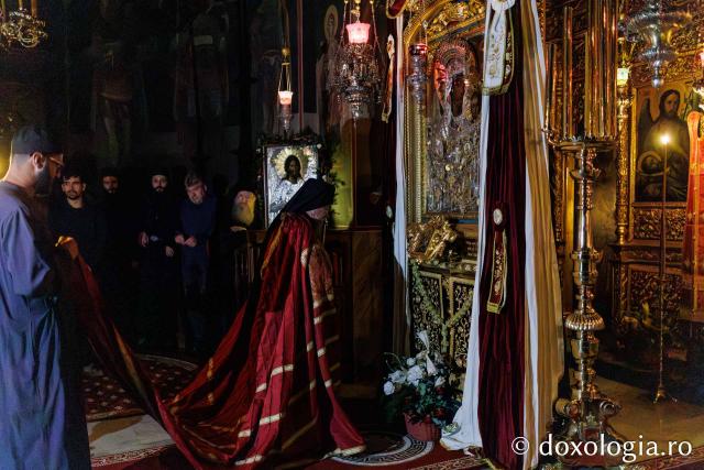 Hram la Schitul Românesc Prodromu – Prăznuirea Icoana Maicii Domnului Prodromița