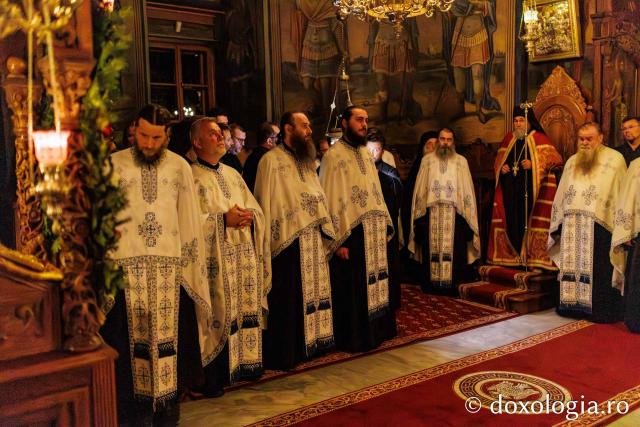Hram la Schitul Românesc Prodromu – Prăznuirea Icoana Maicii Domnului Prodromița