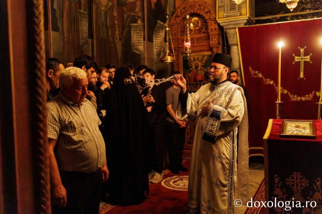 Hram la Schitul Românesc Prodromu – Prăznuirea Icoana Maicii Domnului Prodromița