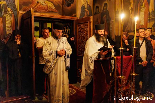 Hram la Schitul Românesc Prodromu – Prăznuirea Icoana Maicii Domnului Prodromița