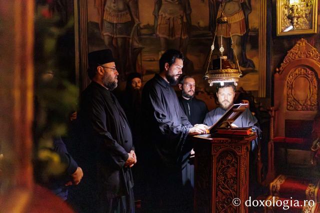 Hram la Schitul Românesc Prodromu – Prăznuirea Icoana Maicii Domnului Prodromița