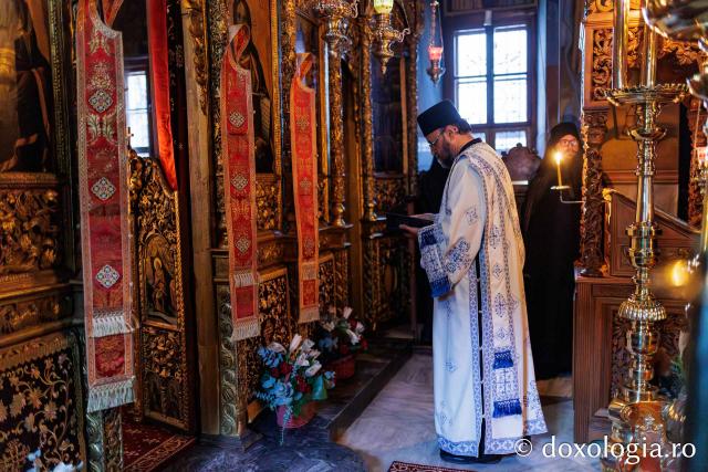Hram la Schitul Românesc Prodromu – Prăznuirea Icoana Maicii Domnului Prodromița
