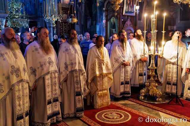 Hram la Schitul Românesc Prodromu – Prăznuirea Icoana Maicii Domnului Prodromița