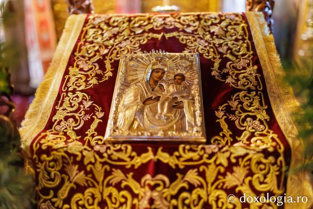 Hram la Schitul Românesc Prodromu – Prăznuirea Icoana Maicii Domnului Prodromița