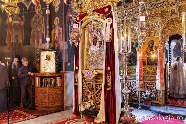 Hram la Schitul Românesc Prodromu – Prăznuirea Icoana Maicii Domnului Prodromița